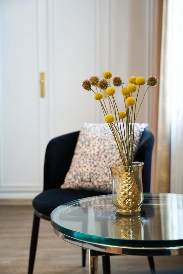 Hotel Monopol - Station 4*