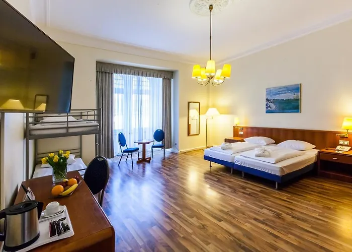 Hotel Monopol - Central Station