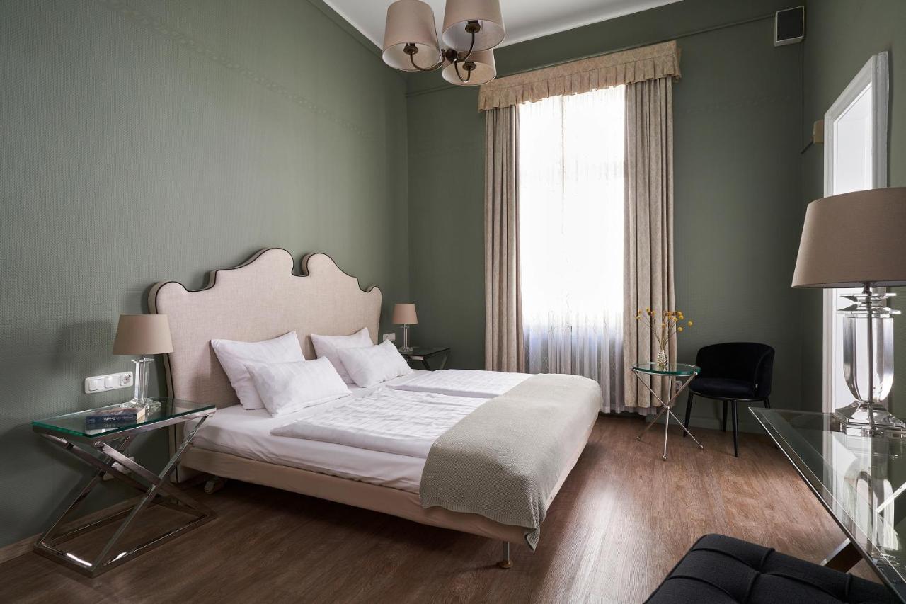 Monopol - Station Hotel